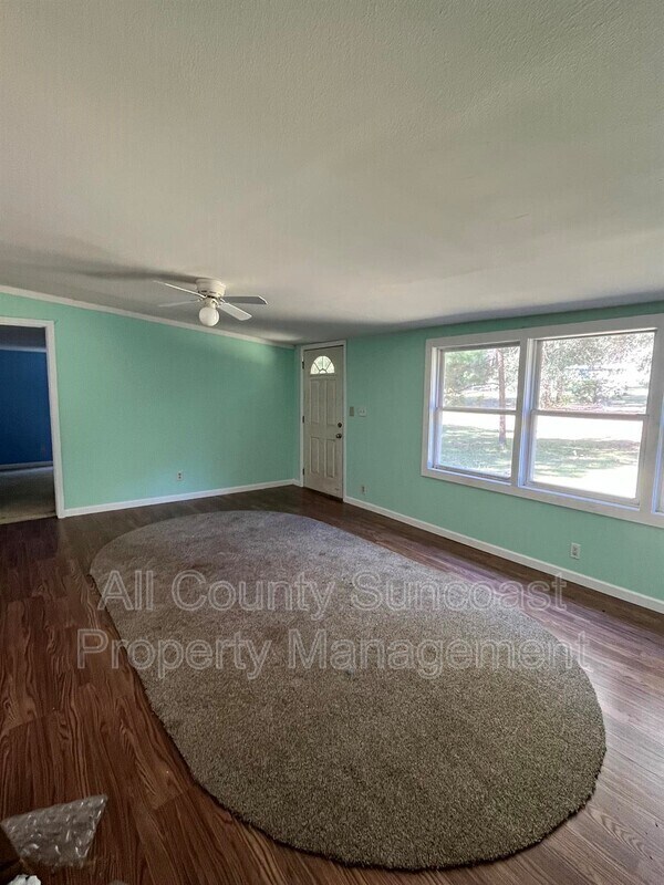 Building Photo - 234 N Forest Ct