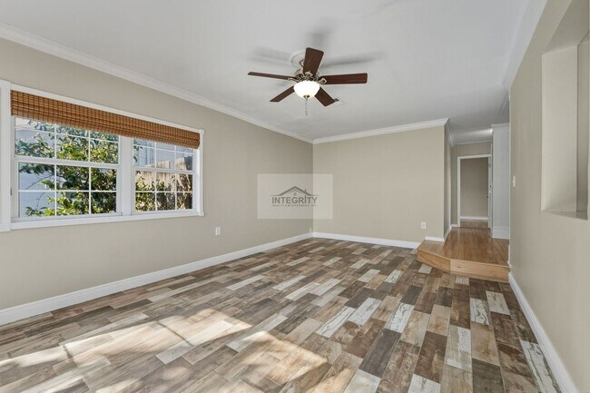 Building Photo - 4619 W Bay Villa Ave