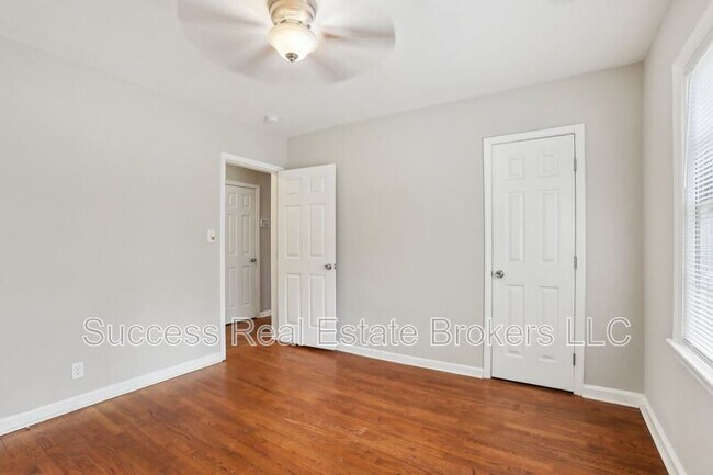 Building Photo - 1840 Camellia Dr