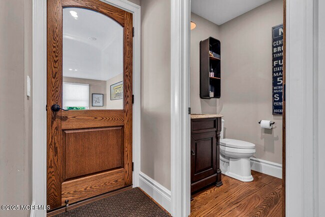 Building Photo - 620 Brookside Dr