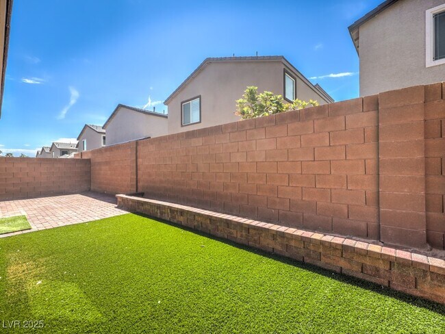 Building Photo - 6077 Castle Gardens Ave