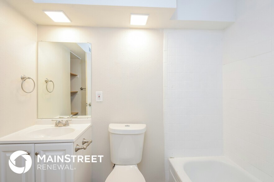 Building Photo - 1659 Cottonwood St