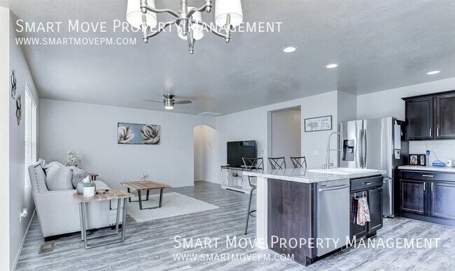 Building Photo - 5444 S Pepperridge Way