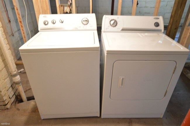 Building Photo - 3 br, 1 bath House - 3 Bedroom Near Butler