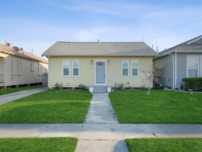 Building Photo - 4019 Ave S