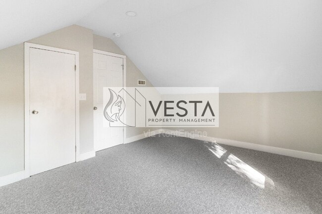 Building Photo - 555 Baldwin Ave