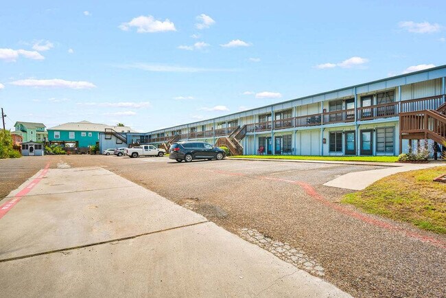 Building Photo - 2025 Eleventh Street-SI FL1-ID1023252P