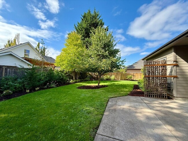 Building Photo - Single Level Cresent Meadows Home
