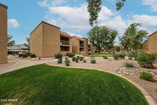 Building Photo - 8260 E Arabian Trail