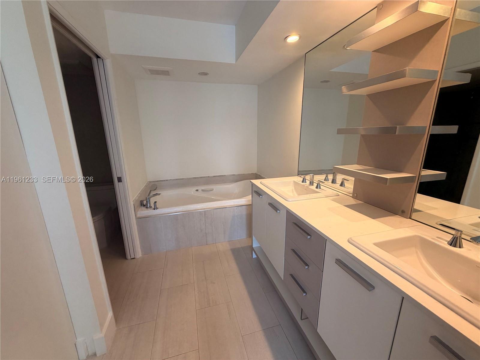 Building Photo - 19101 Mystic Pointe Dr