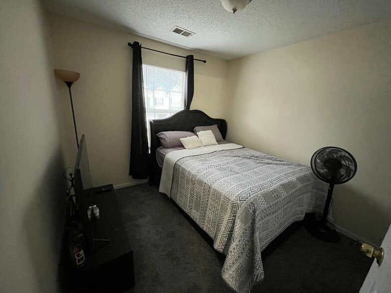 Building Photo - 6956 Gallant Cir SE