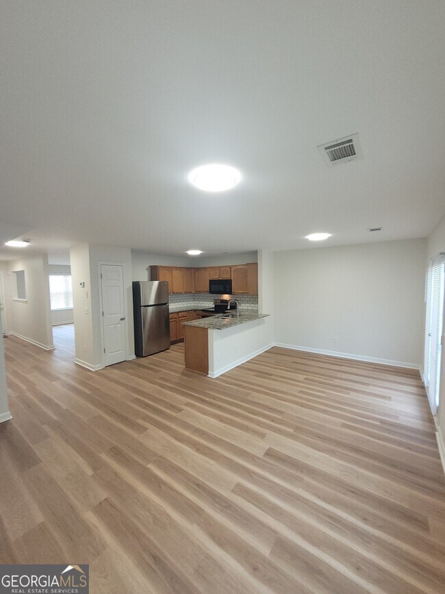 Building Photo - 625 Chase Ln