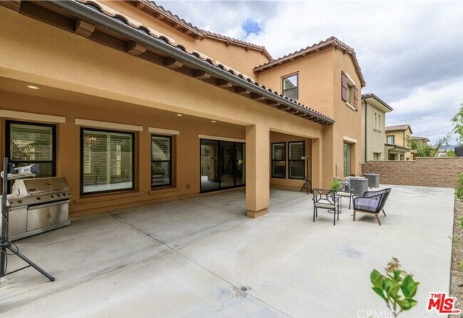 Building Photo - 20231 Bentley Way