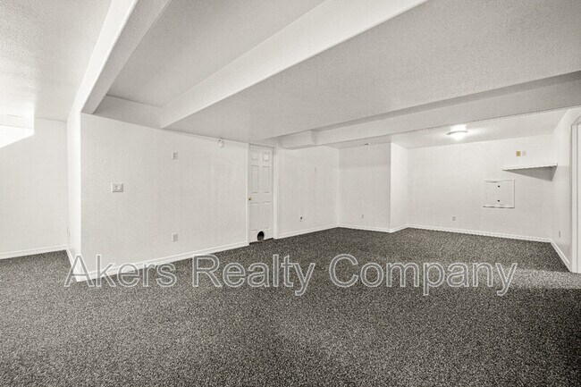 Building Photo - 2143 Teal Ct