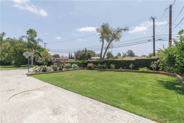 Building Photo - 10249 Jurupa Rd