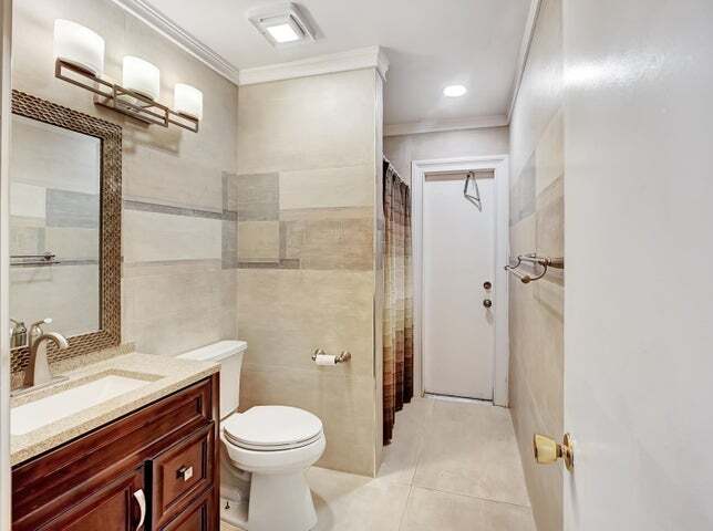 Building Photo - 1165 Summit Trail Cir