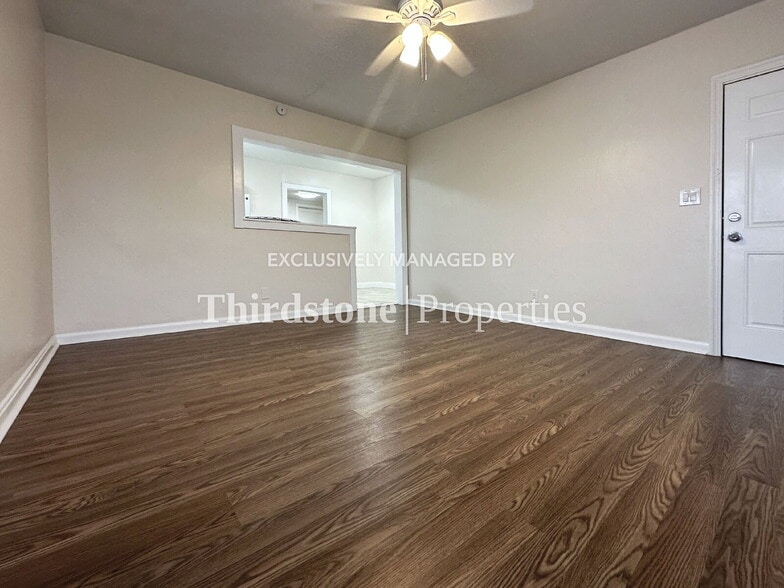 Building Photo - 2659 College St