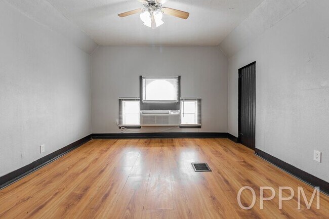Building Photo - 1336 S 30th Ave