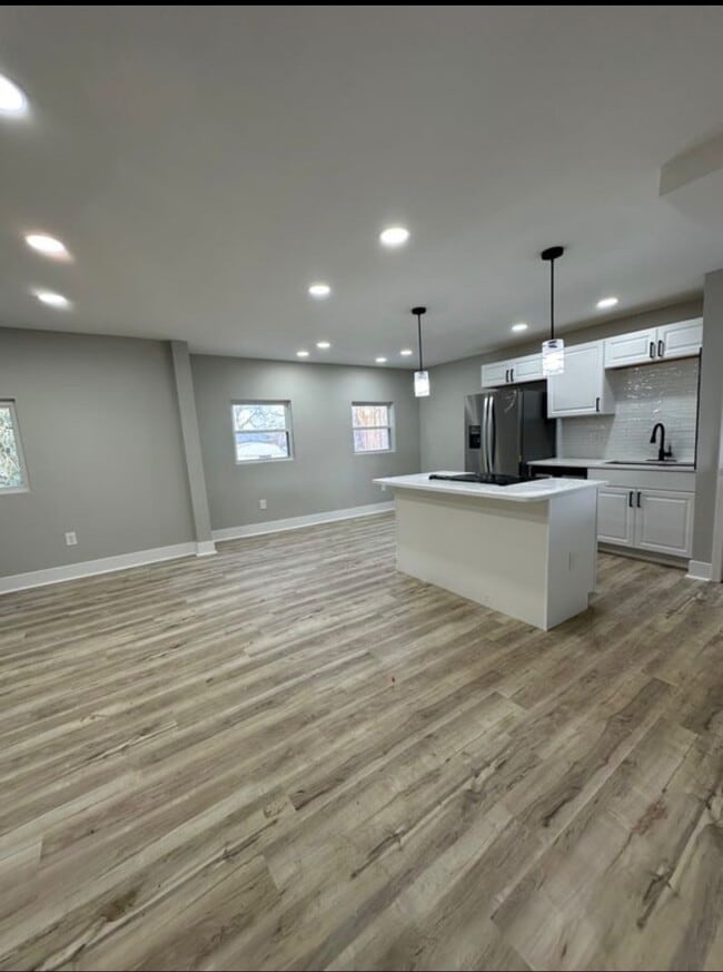 Building Photo - 2110 Mckinley Ave