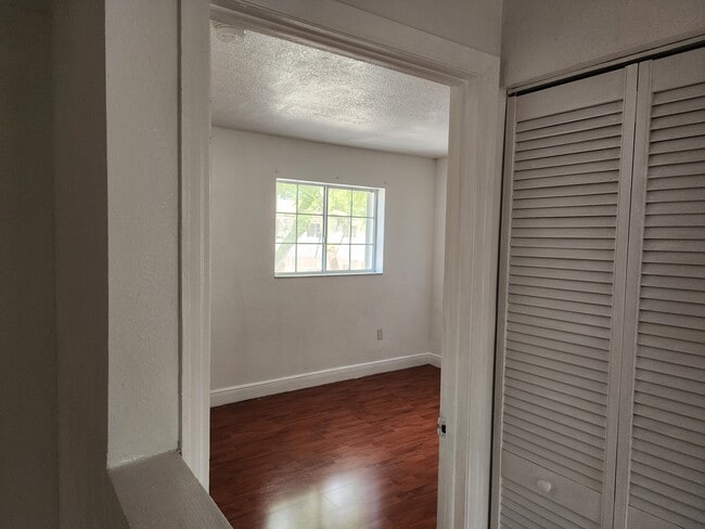 Building Photo - 8561 SW 109th Ave