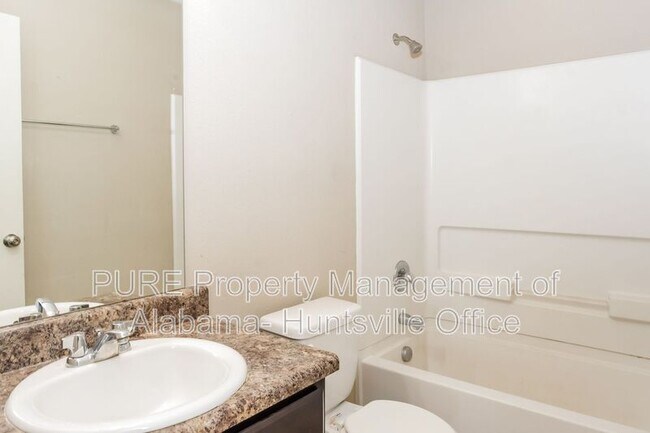 Building Photo - 135 Wethersfield Dr