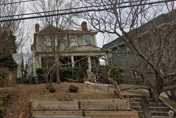 Building Photo - 483 Holderness