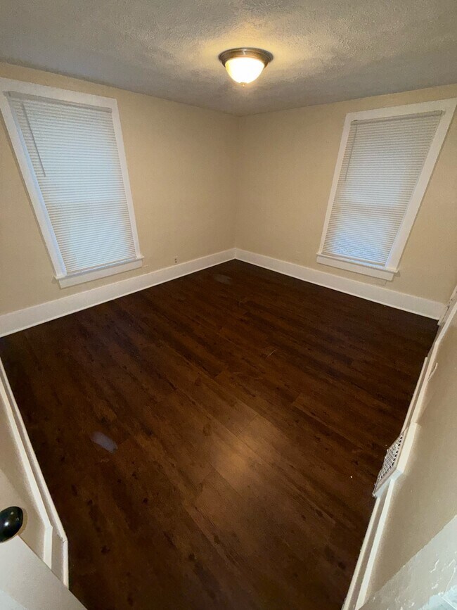 Building Photo - 2222 12th St SW