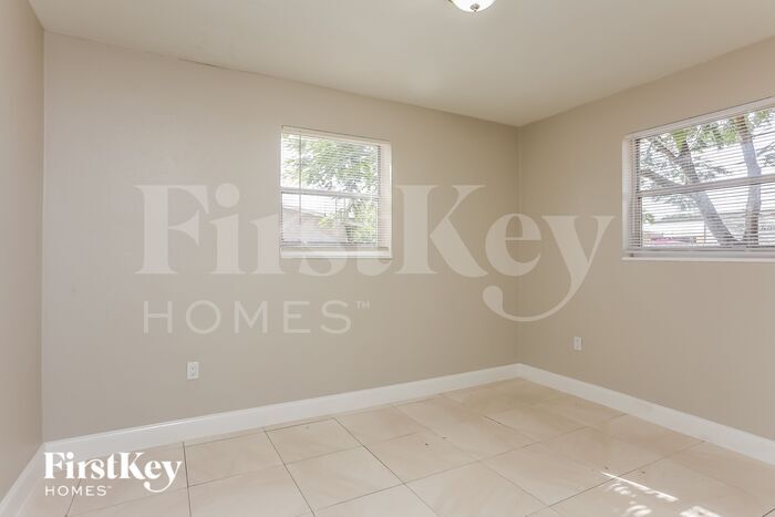 Building Photo - 1530 N 68th Ave