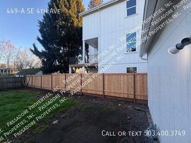 Building Photo - 449 SE 4th Ave