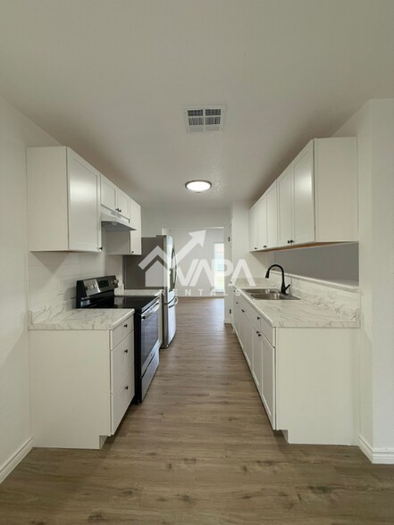 Building Photo - 6819 Laguna Norte