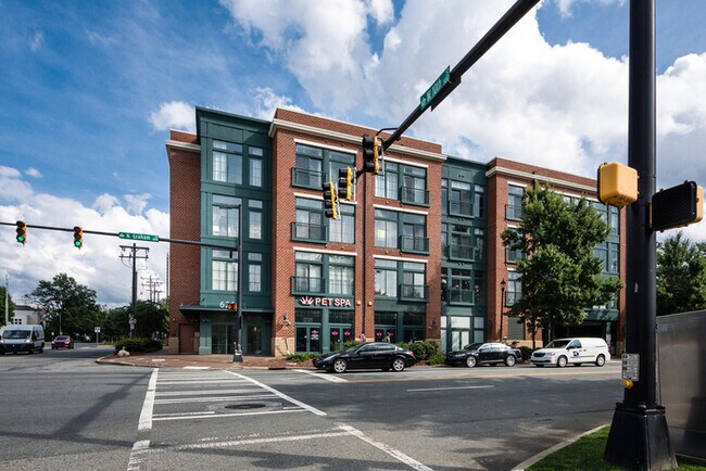 Building Photo - Amazing Industrial Studio at 626 N Graham!