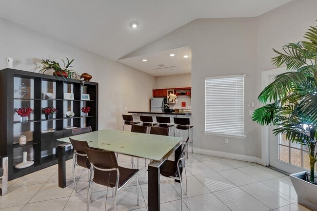 Building Photo - 12650 Vista Isles Dr