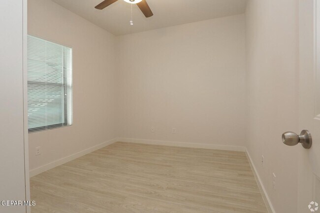 Building Photo - 1061 Ranger St