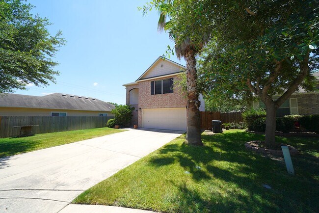 Building Photo - Lovely Cul-De-Sac Home in Schertz/Cibolo N...