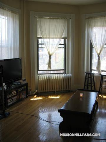 Building Photo - 1451 Tremont St