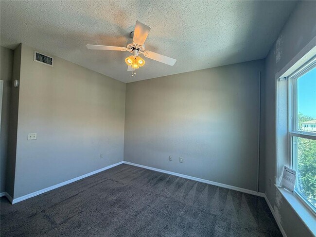 Building Photo - 1055 Normandy Trace Rd