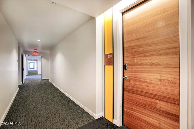 Building Photo - 200 W Portland St