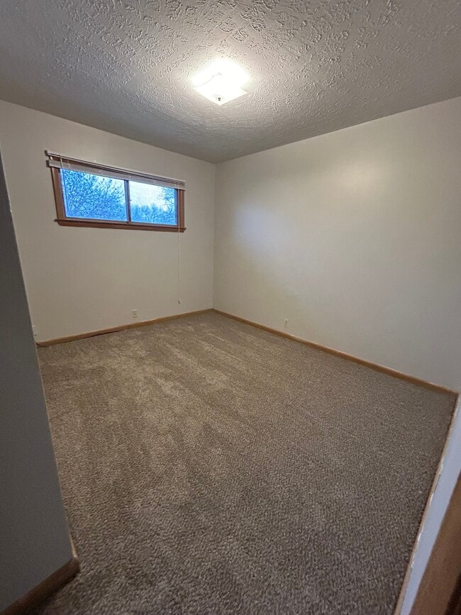 Building Photo - Rollins Place