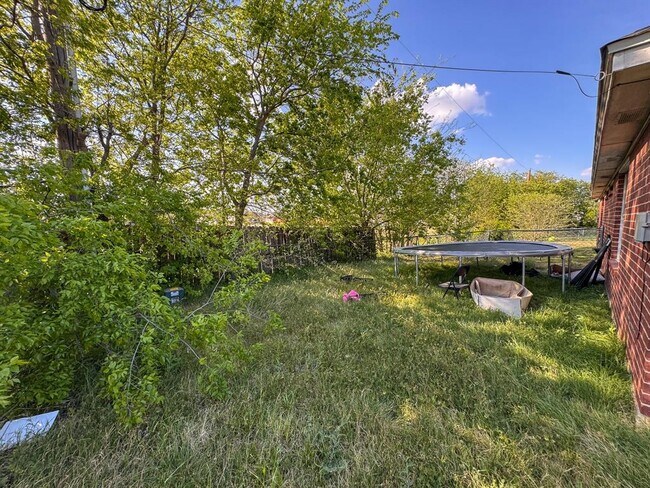 Building Photo - 4209 Thunder Creek Dr