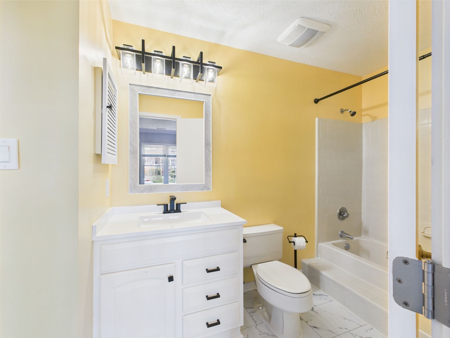 Building Photo - 6138 Rolling Forest Cir