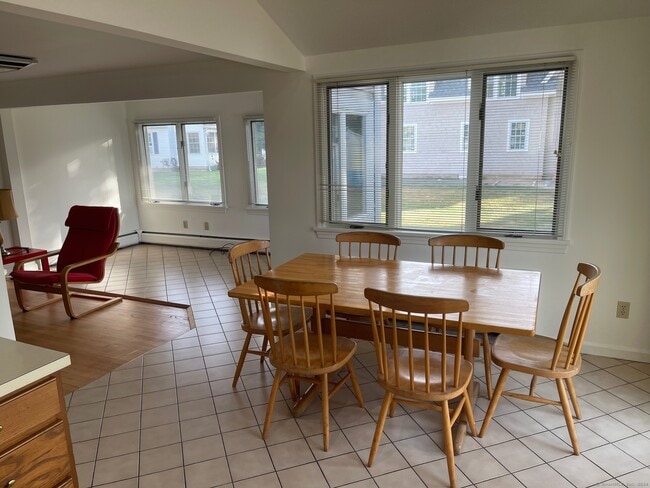 Building Photo - 55 Overshore Dr W