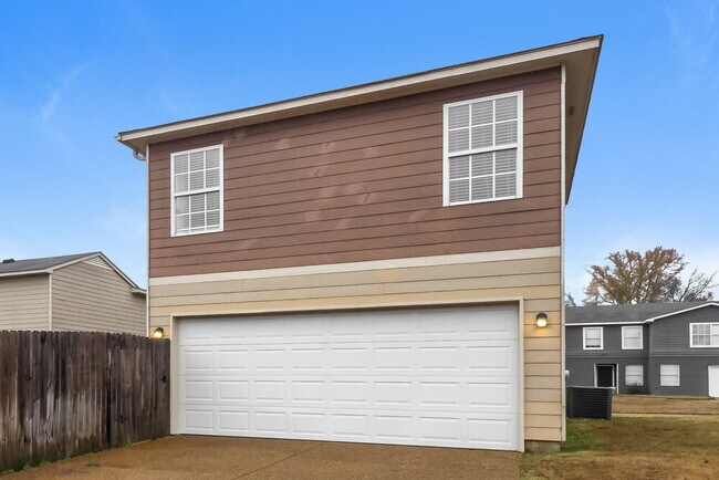 Building Photo - 9999 Chariden Dr