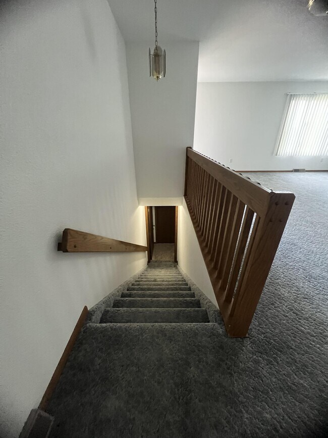 Building Photo - 312 E Main St