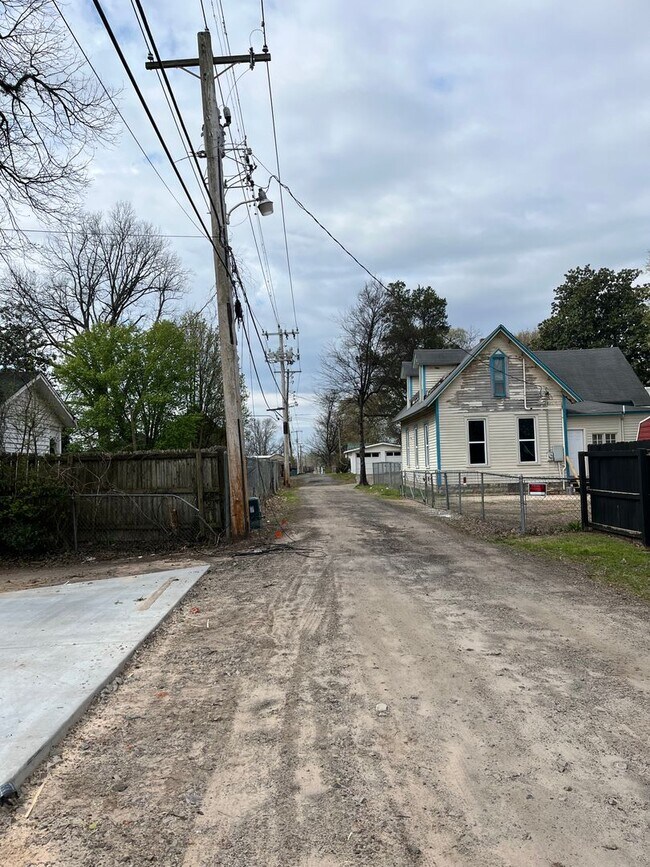 Building Photo - COX-VINE STREET