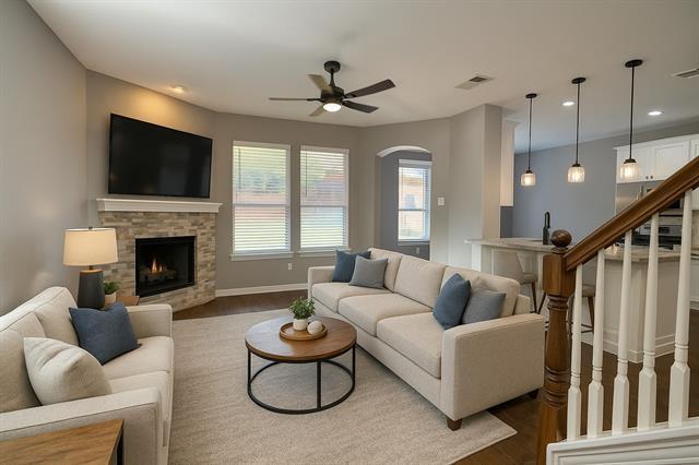 Building Photo - 16033 Alvarado Dr