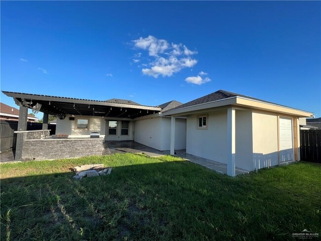 Building Photo - 2416 Lupita St