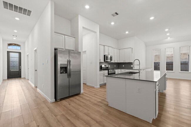 Building Photo - Room to Live, Play, and Grow in Booming Ro...