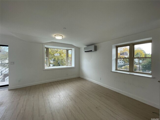 Building Photo - 6130-61156 156th St