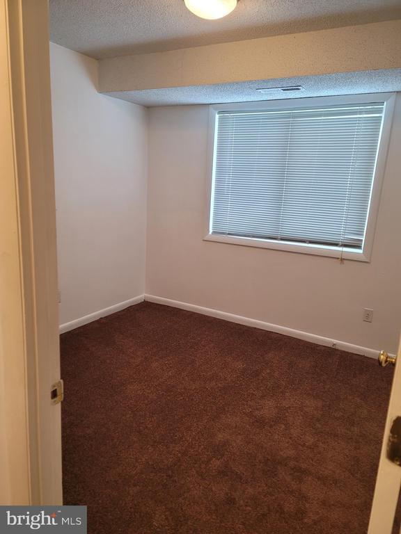 Building Photo - 625 Chesapeake St SE