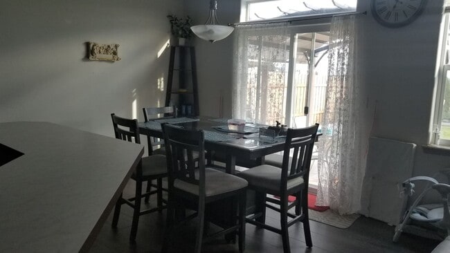 Building Photo - 3 Bedroom Home for Rent!